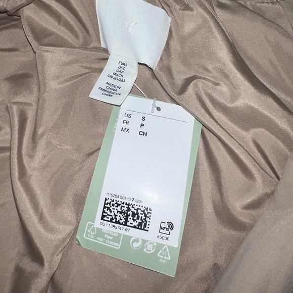 NWT! Beige H&M double breasted trench coat - small - Picture 4 of 5